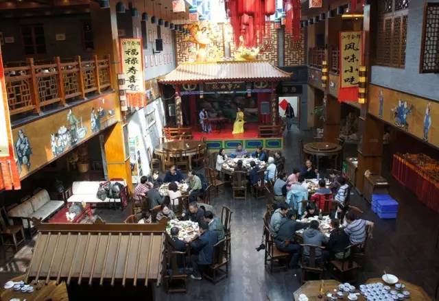 “膠東響當當的小吃街”——青島劈柴院